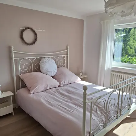 Wohnen Am Waldrand, Zentral Und Ruhig Mit Terasse *