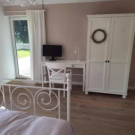 Wohnen Am Waldrand, Zentral Und Ruhig Mit Terasse