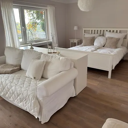 Wohnen Am Waldrand, Zentral Und Ruhig Mit Terasse