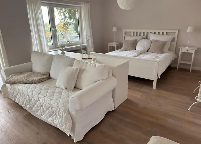 Wohnen Am Waldrand, Zentral Und Ruhig Mit Terasse