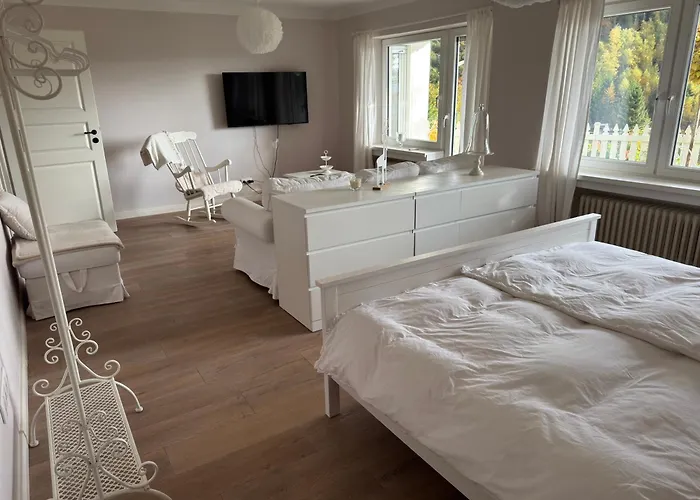 Wohnen Am Waldrand, Zentral Und Ruhig Mit Terasse * 锡根