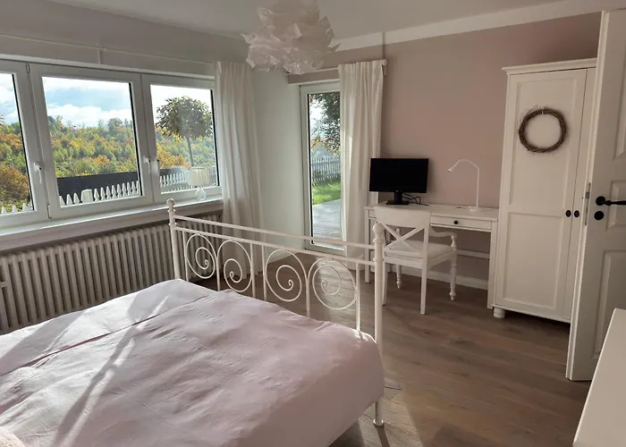 Wohnen Am Waldrand, Zentral Und Ruhig Mit Terasse Apartament *