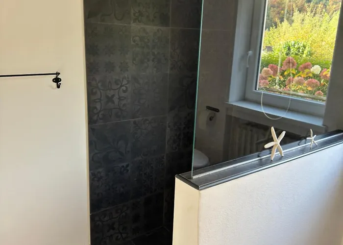 Wohnen Am Waldrand, Zentral Und Ruhig Mit Terasse 锡根